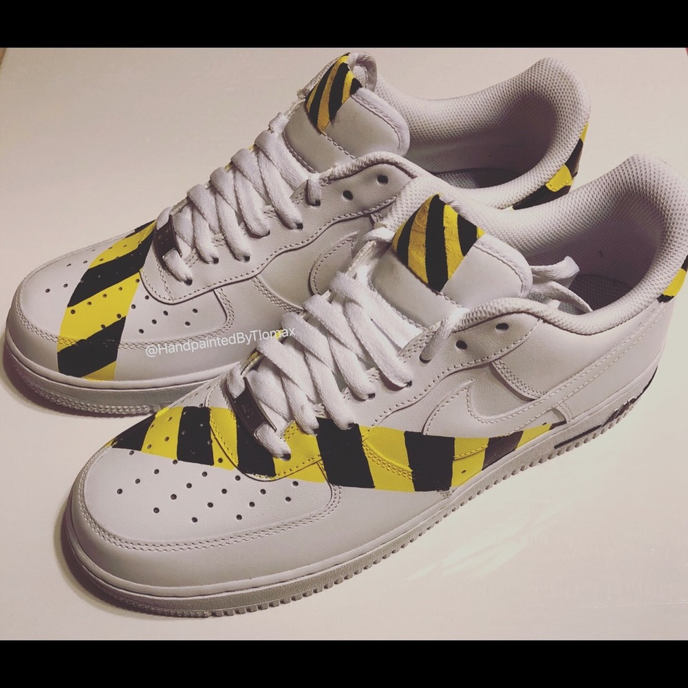 Caution tape Air Force 1 Customs